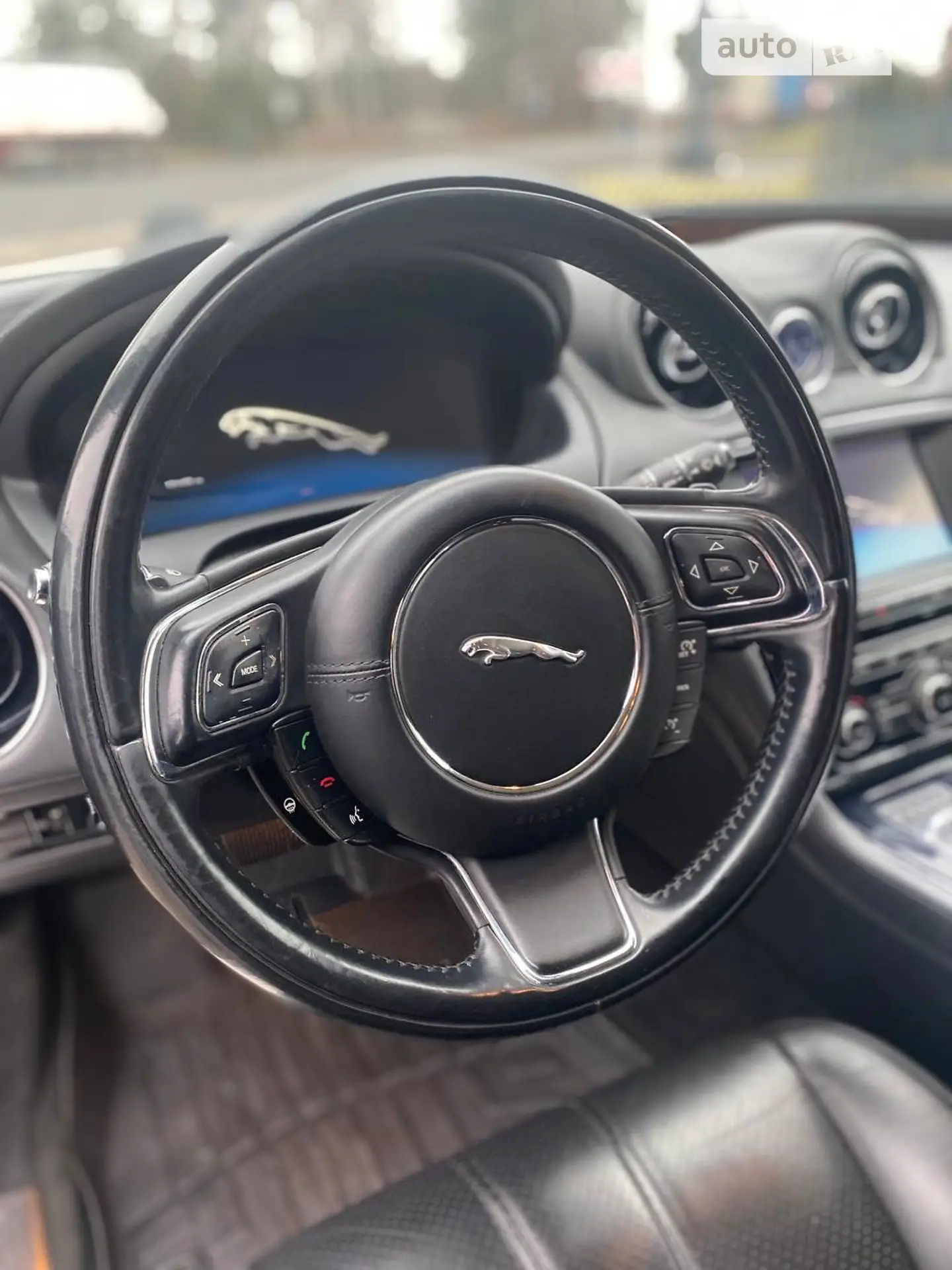 2011 Jaguar XJ - мініатюра 23