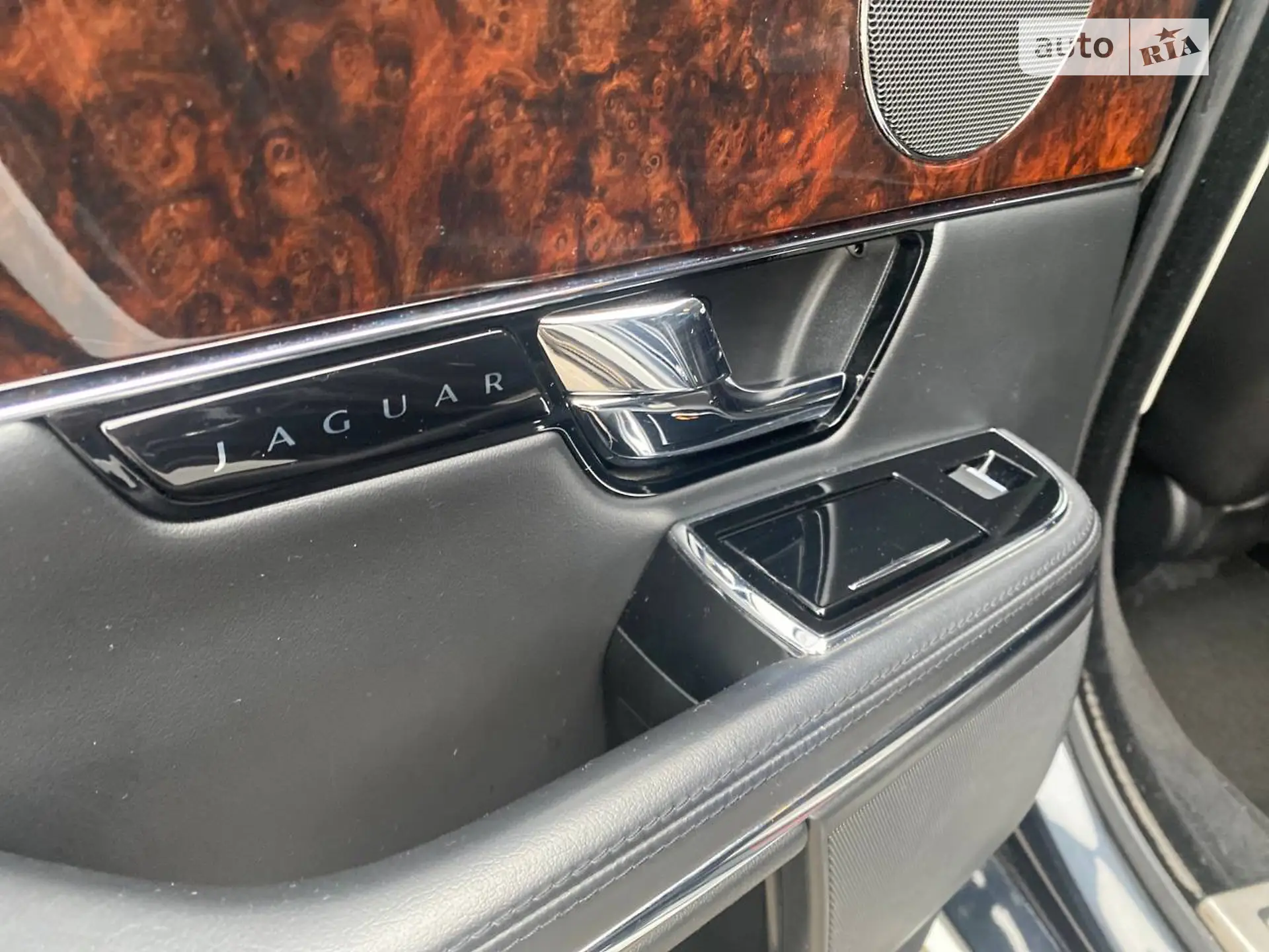 2011 Jaguar XJ - мініатюра 35