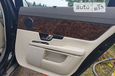 Седан Jaguar XJ 2013 в 
