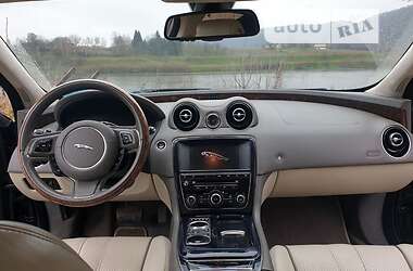 Седан Jaguar XJ 2013 в 
