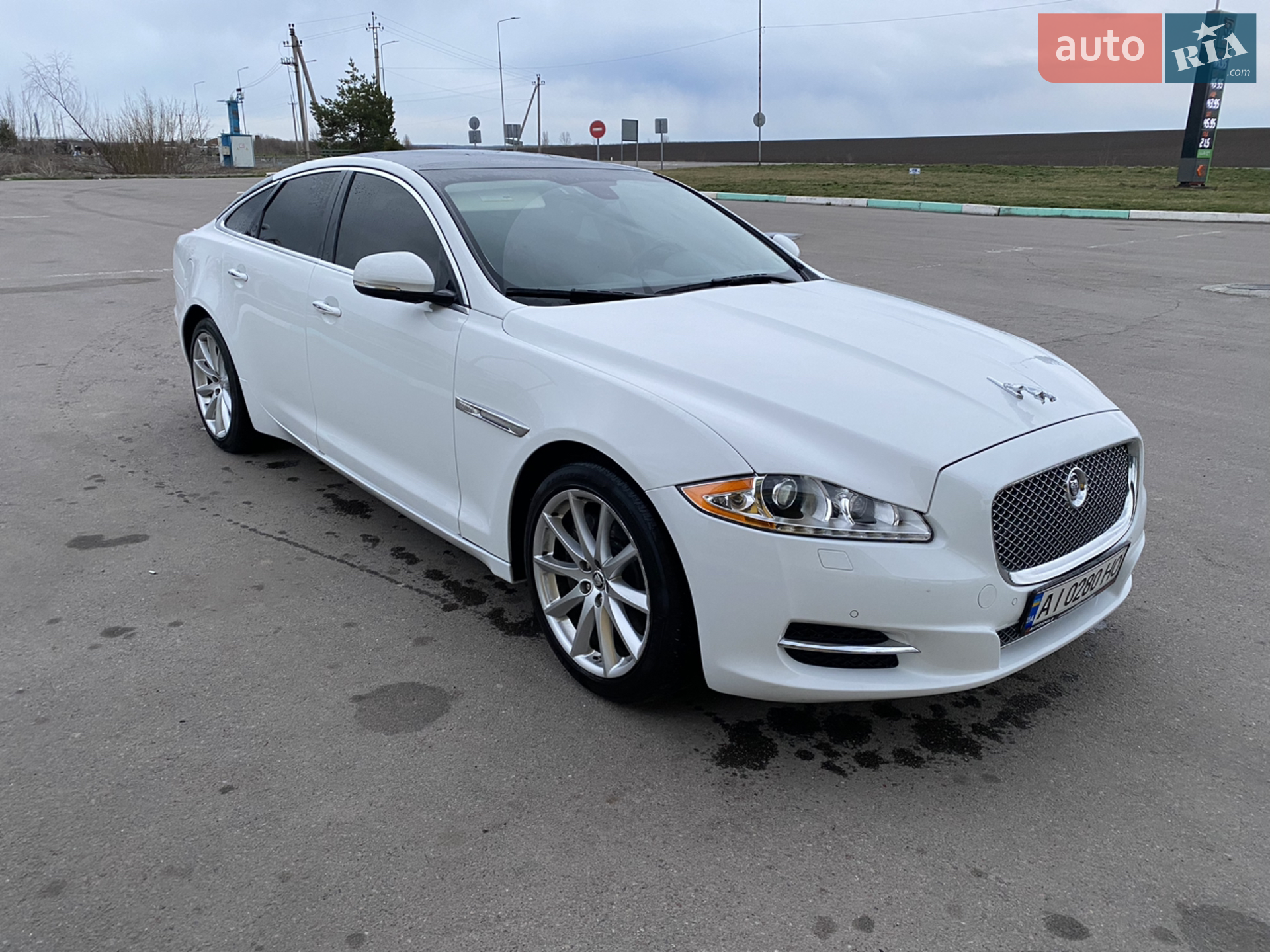 2012 Jaguar XJ - мініатюра 11