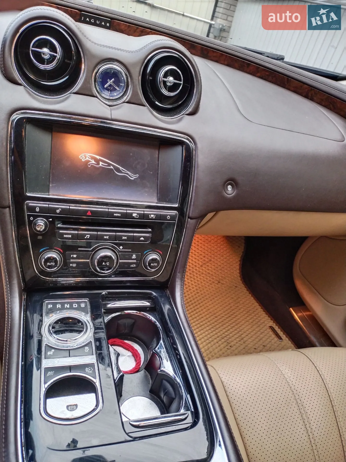 2011 Jaguar XJ - мініатюра 30