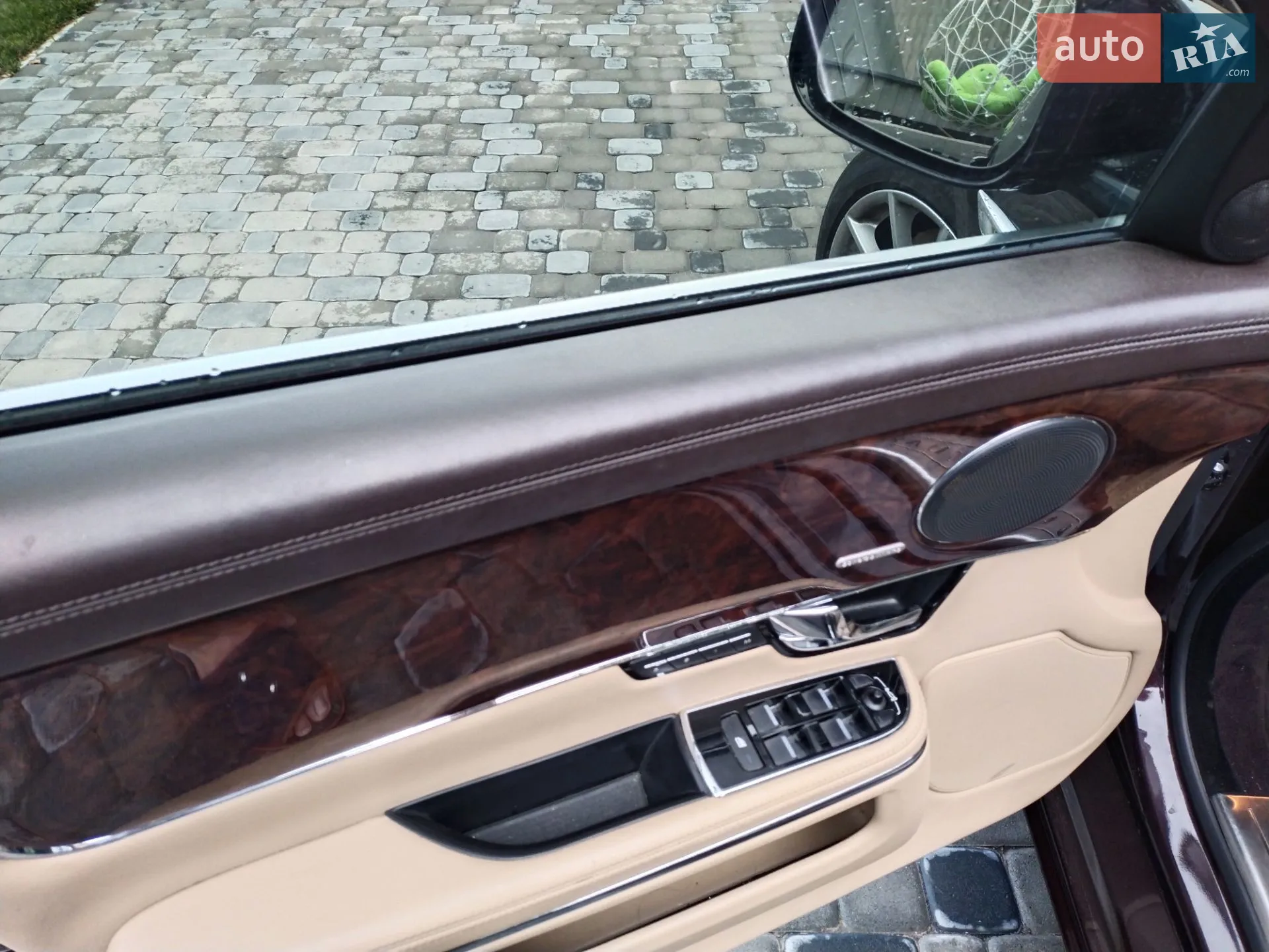 2011 Jaguar XJ - мініатюра 46