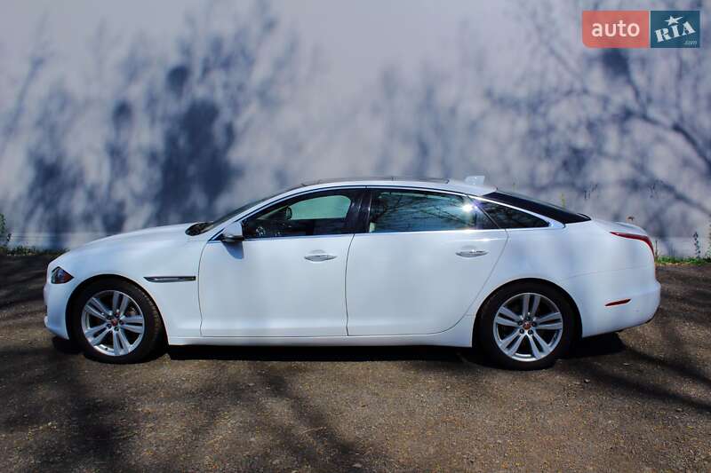 Седан Jaguar XJ 2017 в Киеве