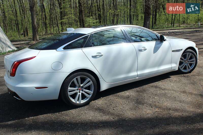 Седан Jaguar XJ 2017 в Киеве