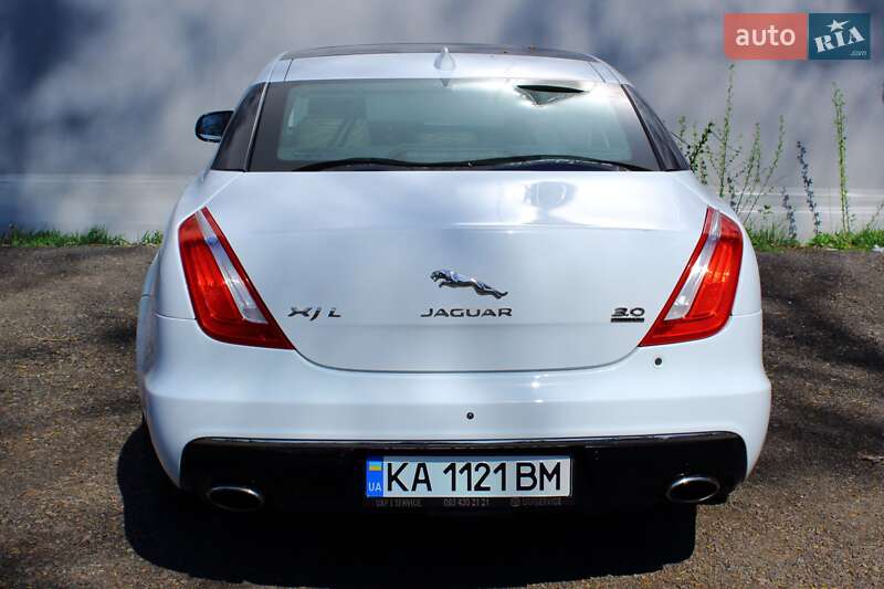 Седан Jaguar XJ 2017 в Киеве