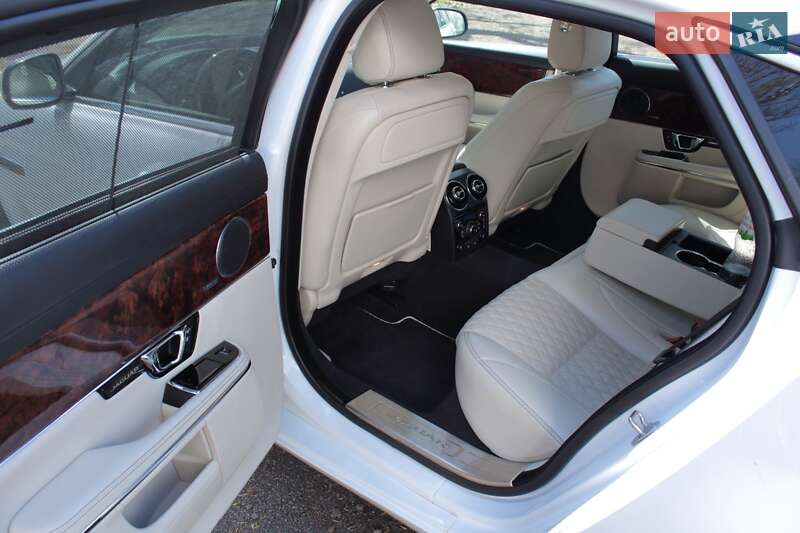 Седан Jaguar XJ 2017 в Киеве