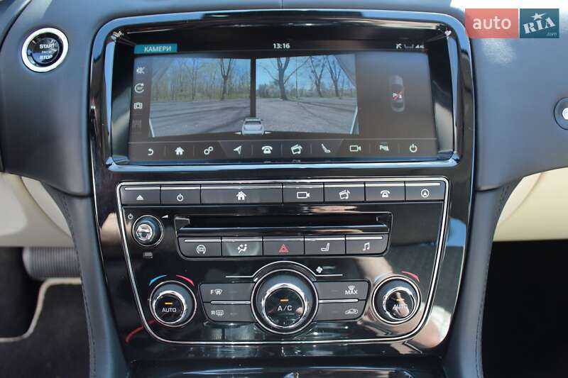 Седан Jaguar XJ 2017 в Киеве