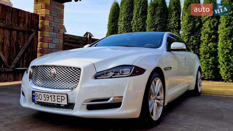 Седан Jaguar XJ 2016 в 