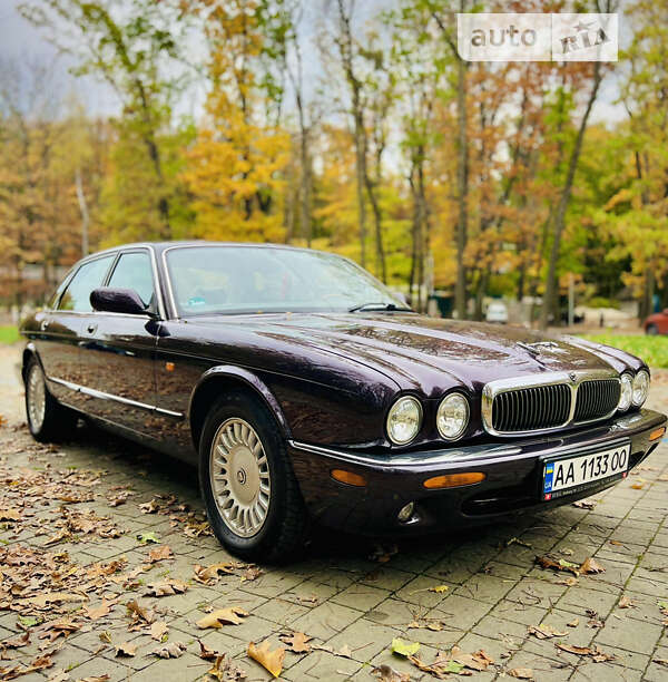 Седан Jaguar XJ 1998 в Киеве