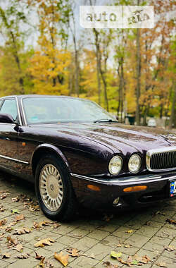 Седан Jaguar XJ 1998 в Киеве