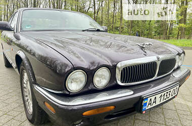 Седан Jaguar XJ 1998 в Киеве