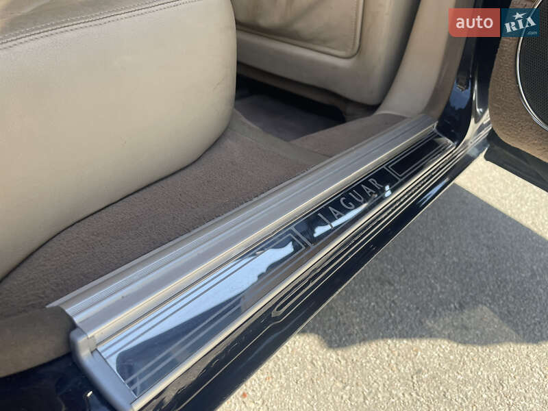 Седан Jaguar XJ 1999 в Кам'янському
