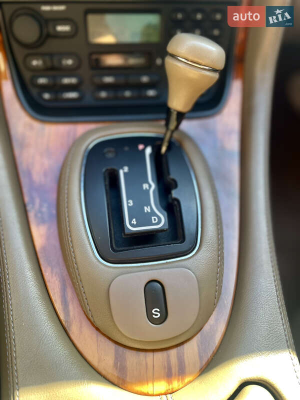 Седан Jaguar XJ 1999 в Кам'янському