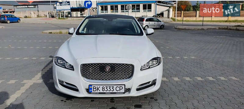 Седан Jaguar XJ 2015 в Рівному
