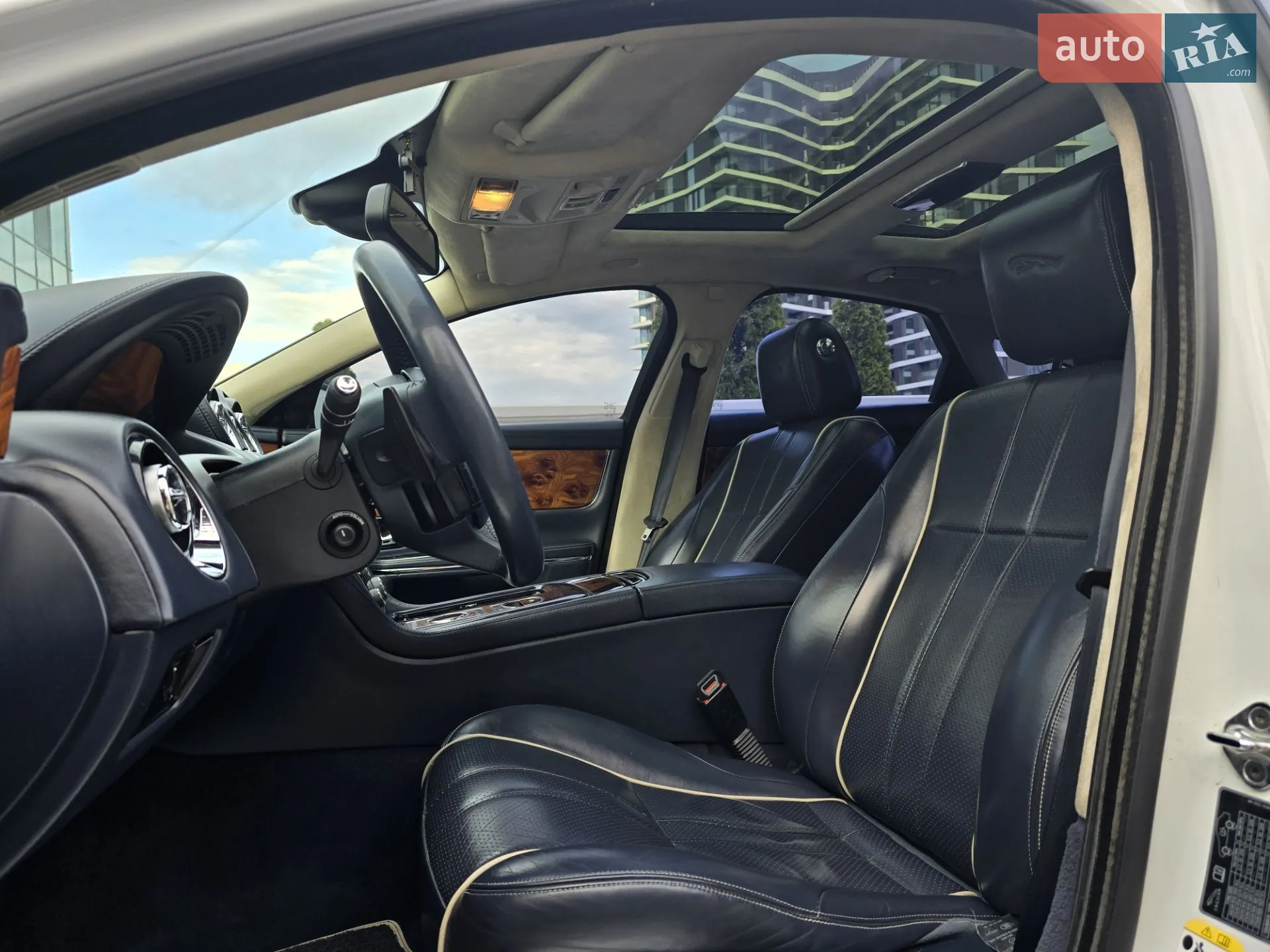 2011 Jaguar XJ - мініатюра 12