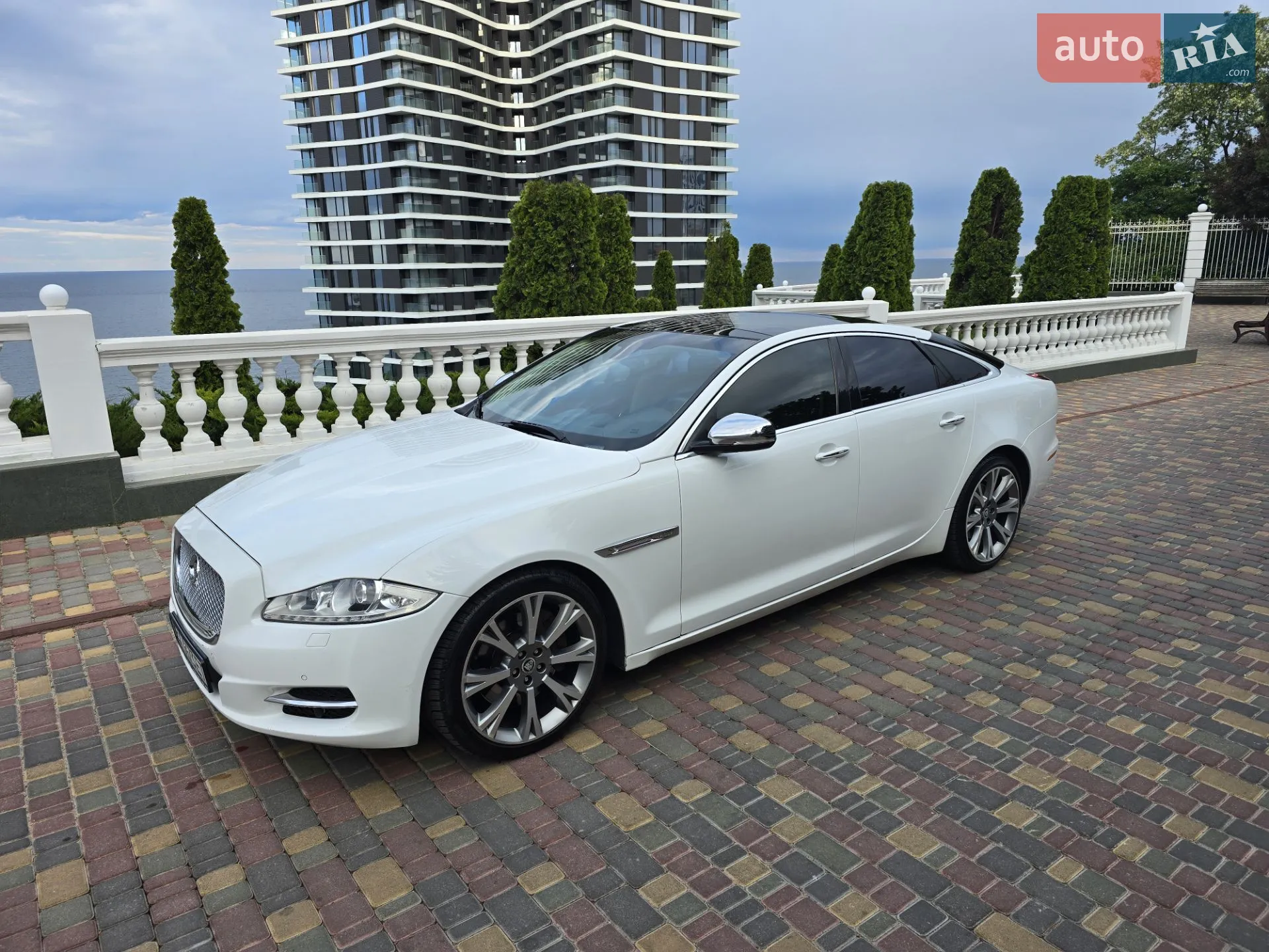 2011 Jaguar XJ - мініатюра 5