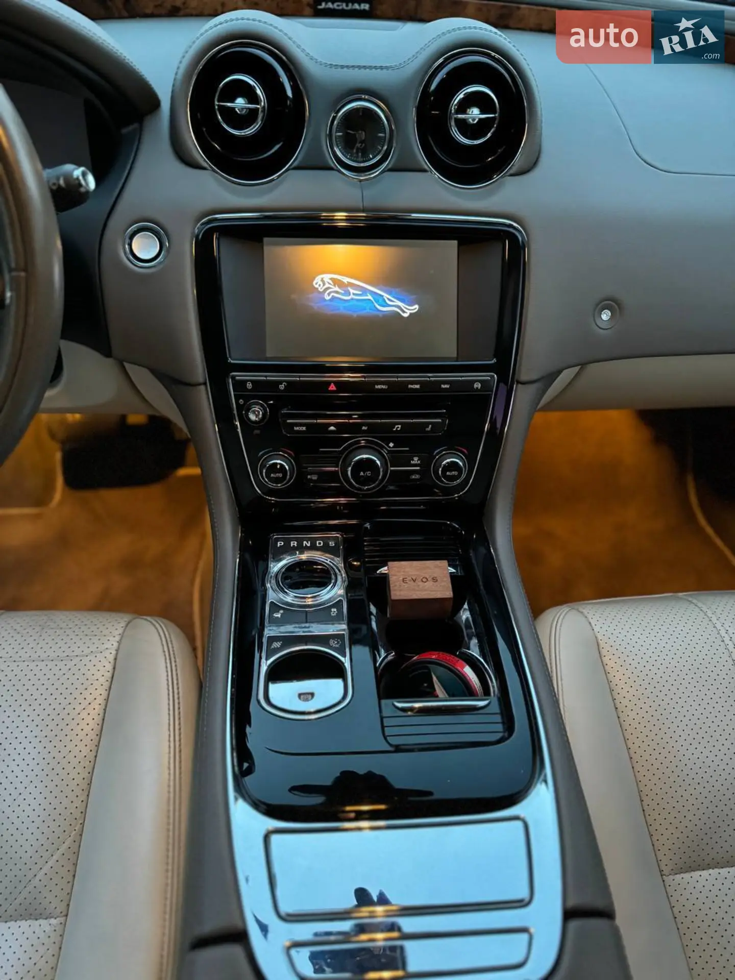 2013 Jaguar XJ - мініатюра 37