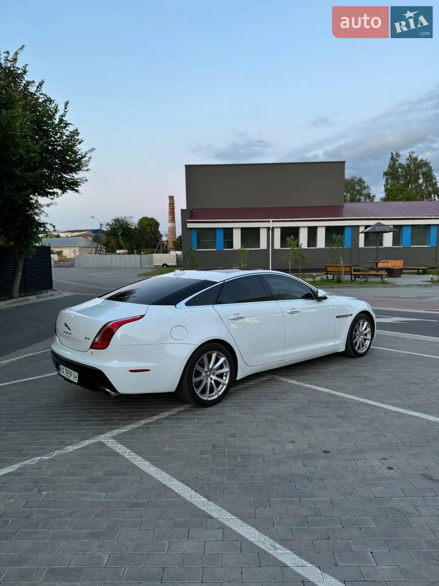 2013 Jaguar XJ - мініатюра 22