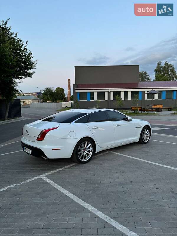 Седан Jaguar XJ 2013 в Луцьку