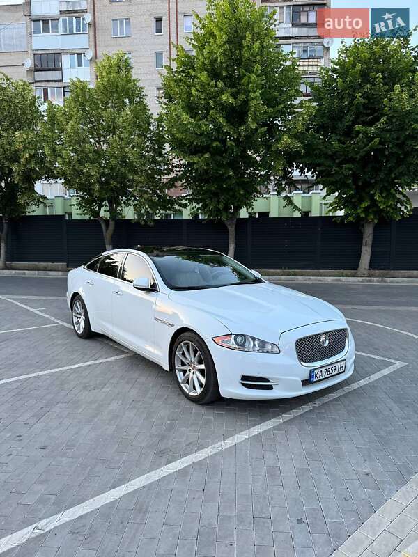Седан Jaguar XJ 2013 в Луцьку