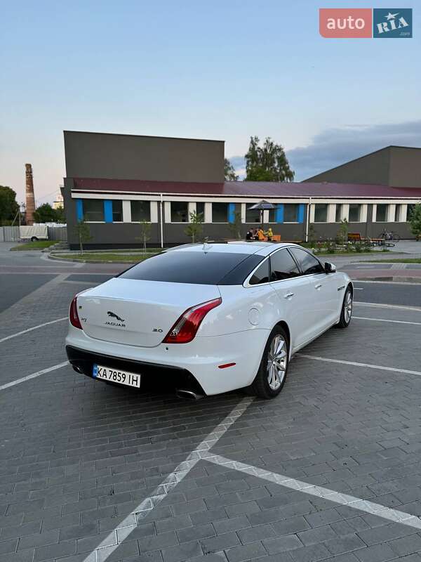 Седан Jaguar XJ 2013 в Луцьку
