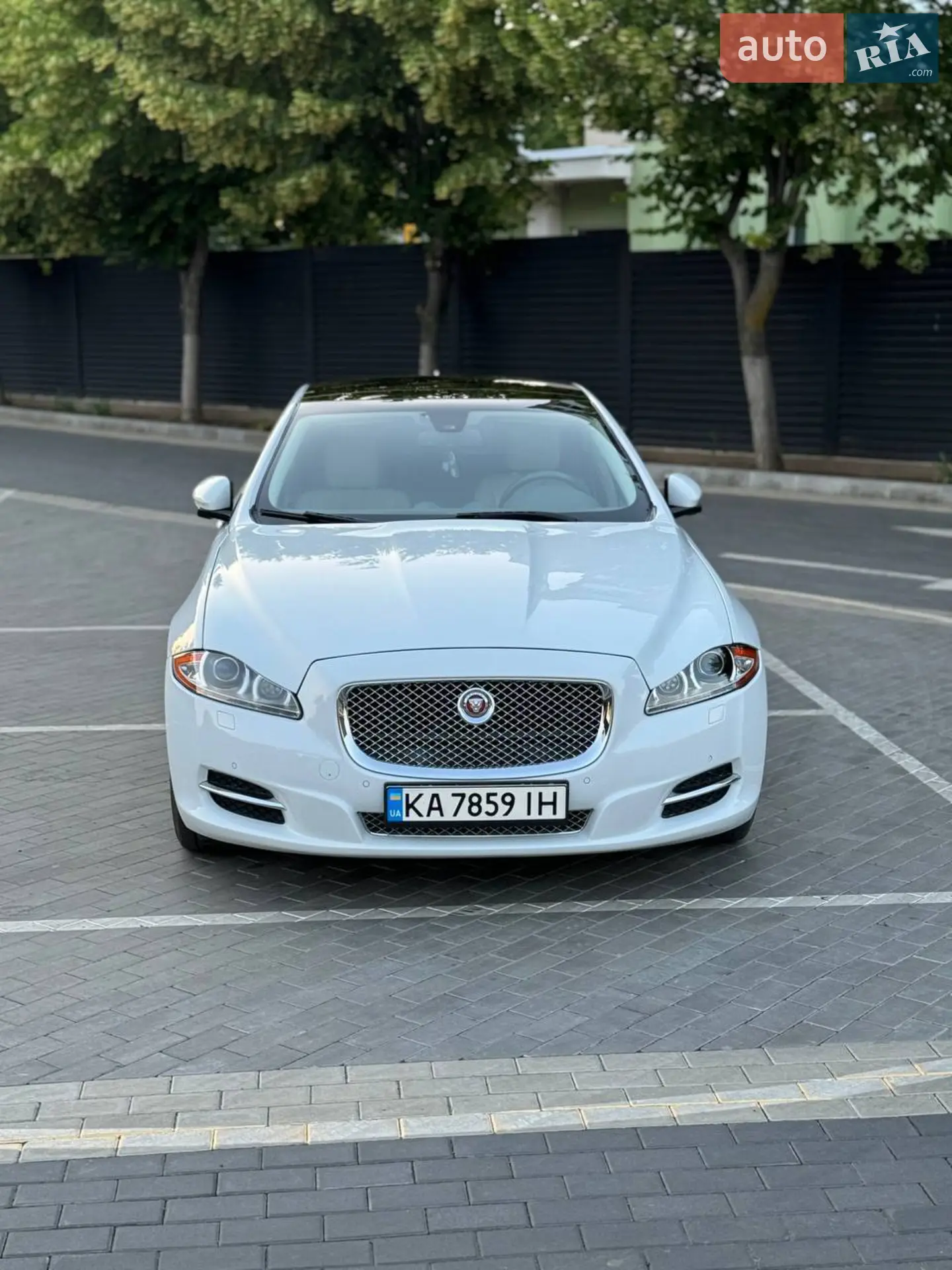 2013 Jaguar XJ - мініатюра 30