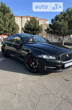 Седан Jaguar XJ 2011 в Одесі