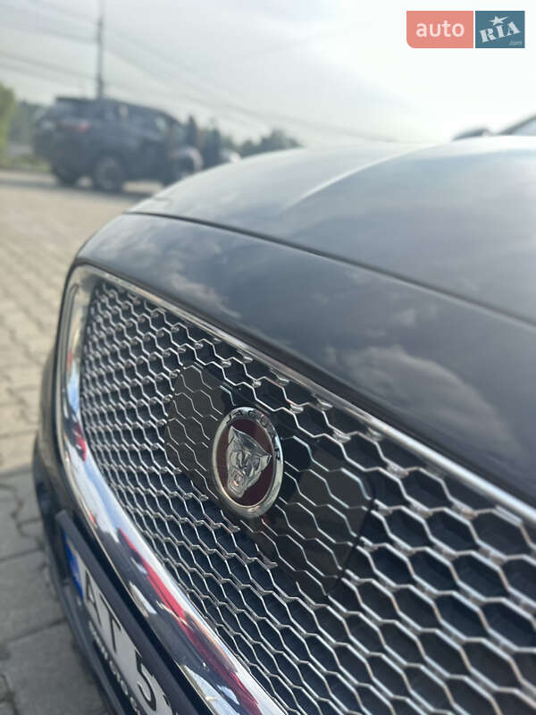 Седан Jaguar XJ 2014 в Ивано-Франковске