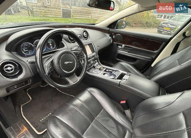 Седан Jaguar XJ 2011 в Луцке