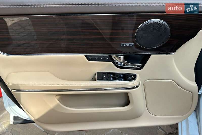Седан Jaguar XJ 2013 в Киеве