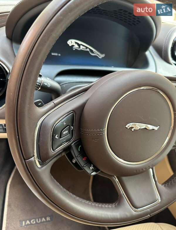 Седан Jaguar XJ 2013 в Киеве