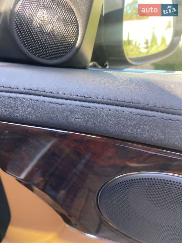 Седан Jaguar XJ 2016 в Львові