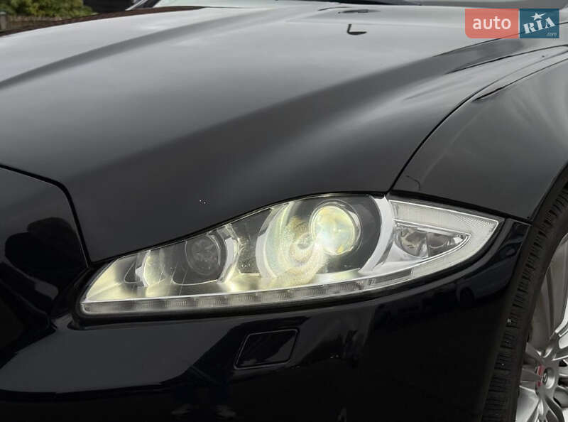Седан Jaguar XJ 2010 в 