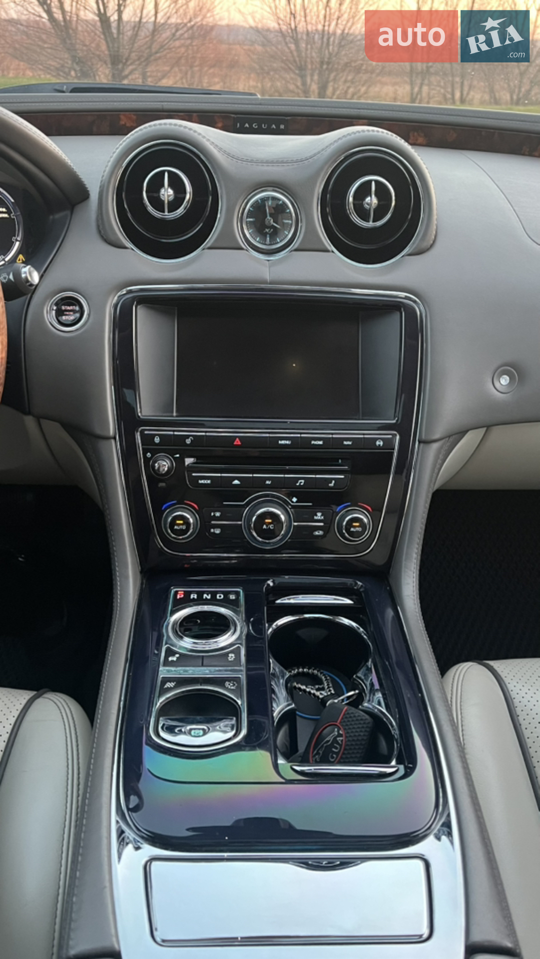 2013 Jaguar XJ - мініатюра 13
