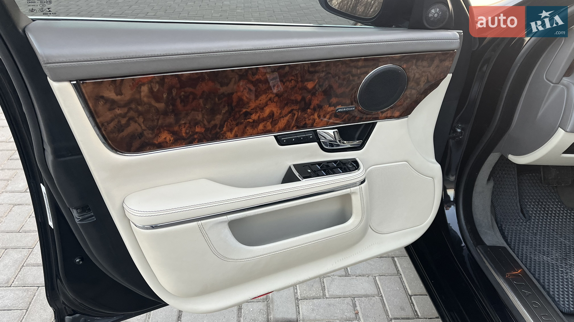 2013 Jaguar XJ - мініатюра 11