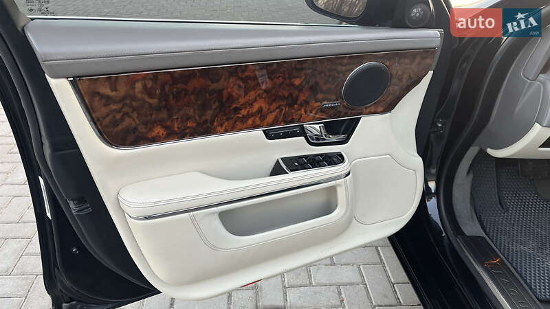 Седан Jaguar XJ 2013 в Луцьку
