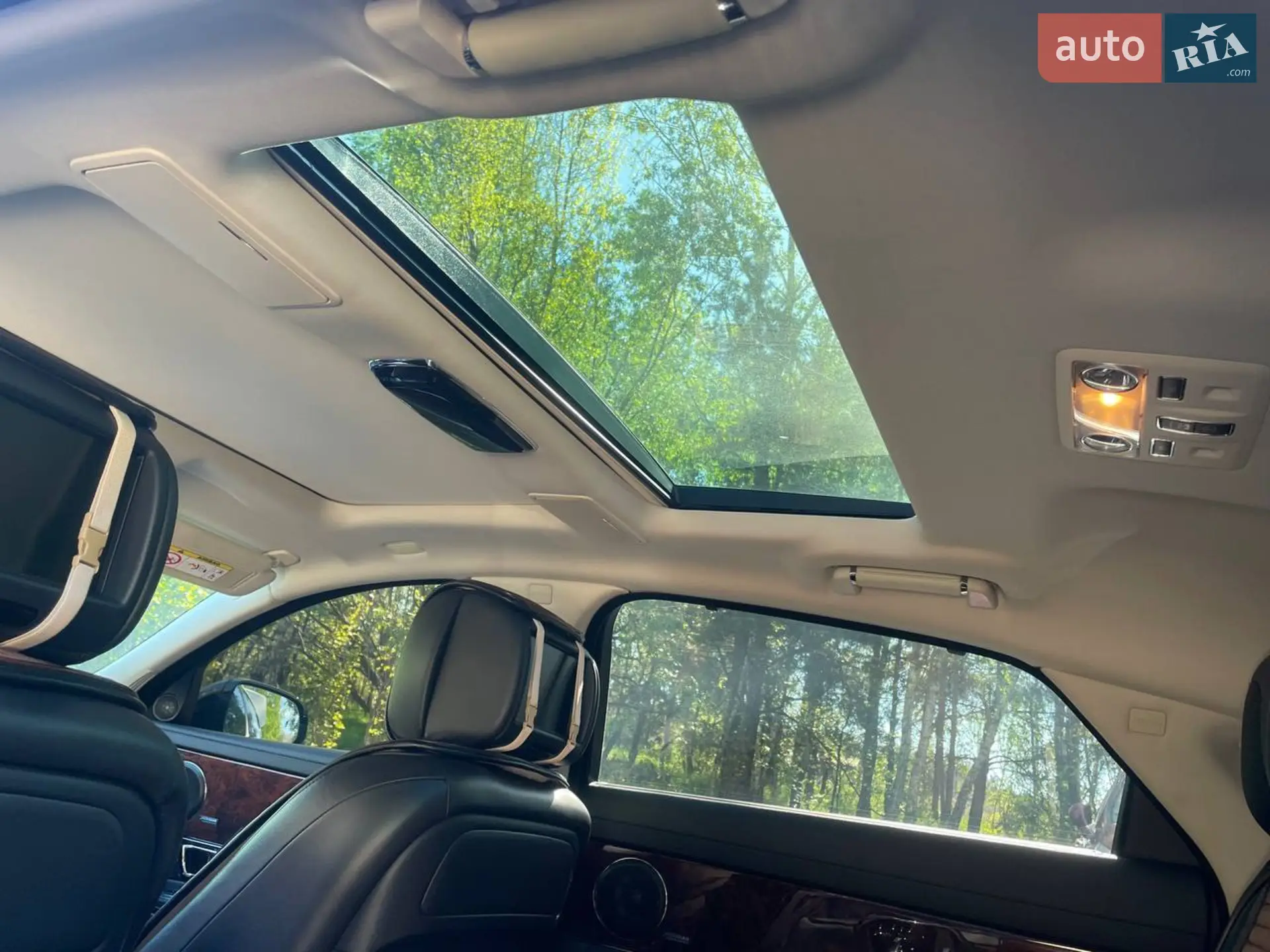 2015 Jaguar XJ - мініатюра 16