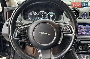 Седан Jaguar XJ 2012 в Львове