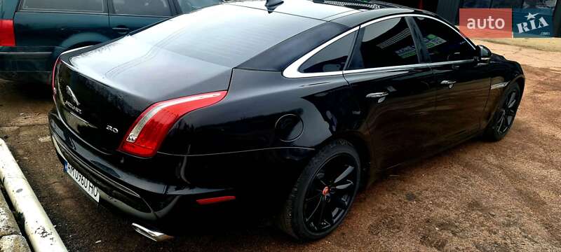 Седан Jaguar XJ 2014 в Житомирі