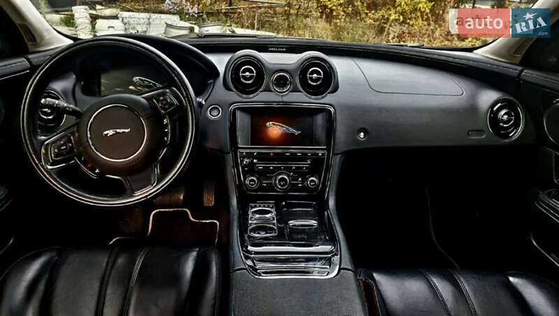 Седан Jaguar XJ 2014 в Житомирі