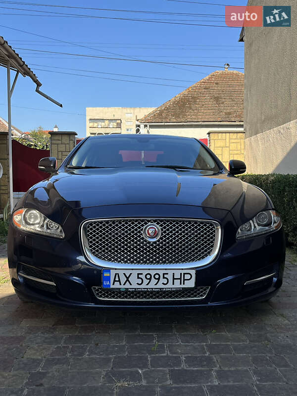 Седан Jaguar XJ 2013 в Мукачевому