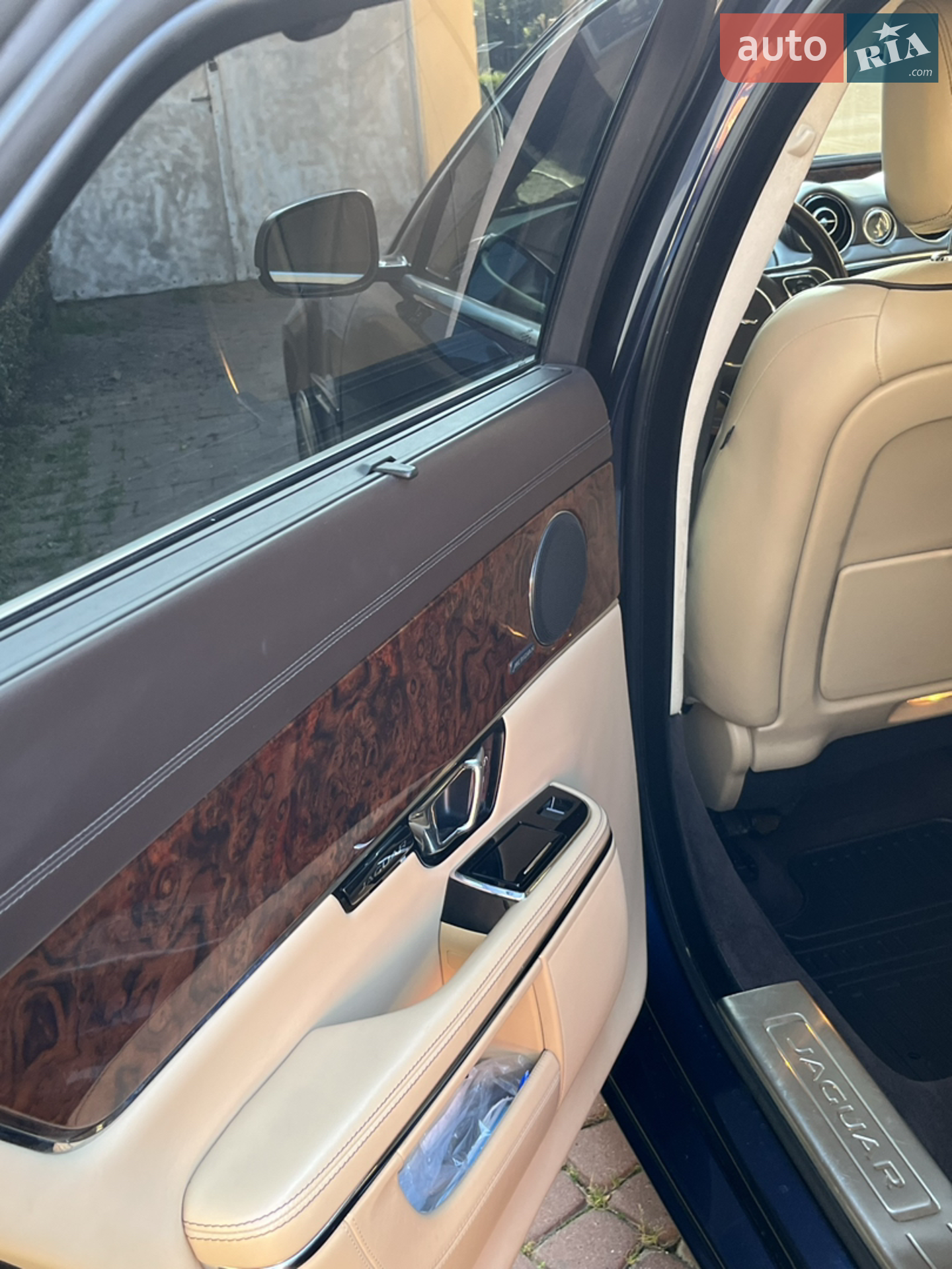 2013 Jaguar XJ - мініатюра 10