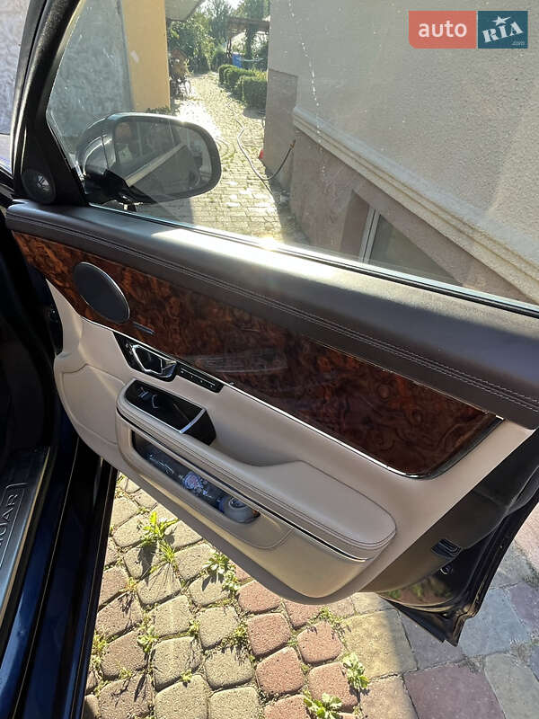 Седан Jaguar XJ 2013 в Мукачевому