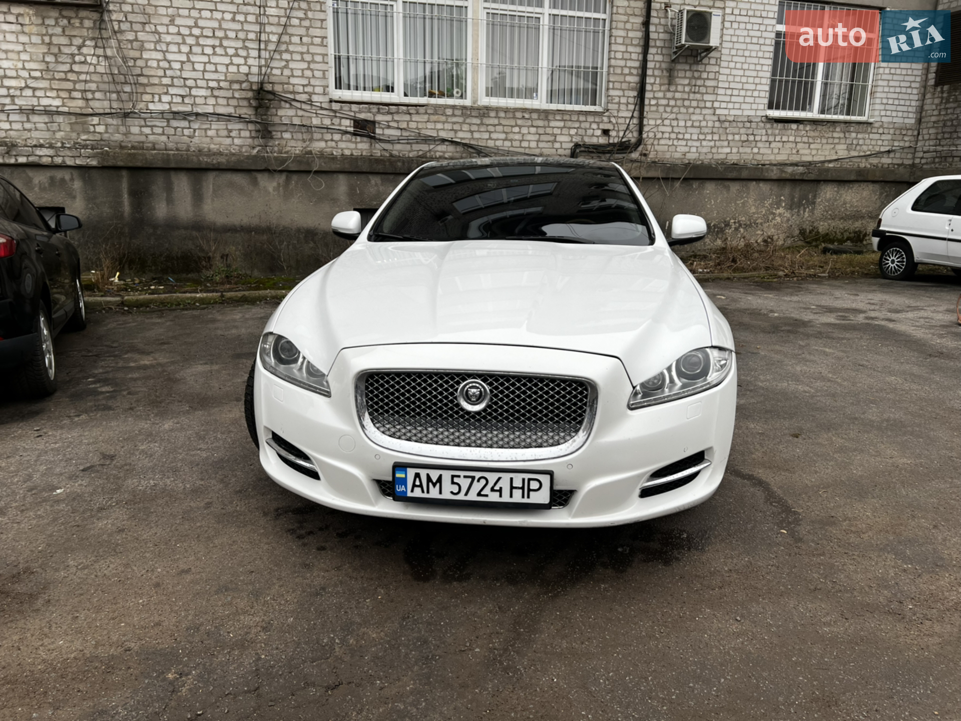 2012 Jaguar XJ - мініатюра 3