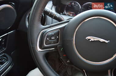 Седан Jaguar XJ 2014 в Львове