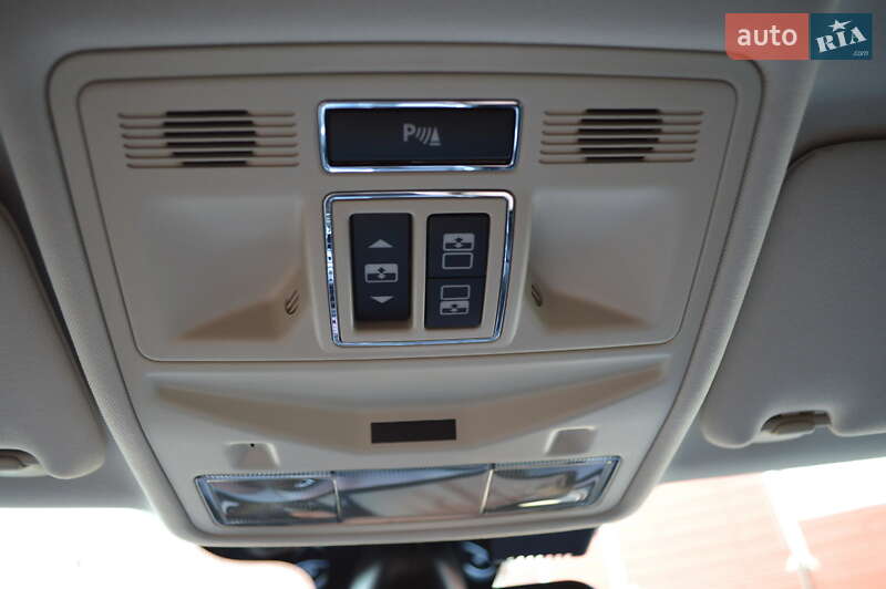 Седан Jaguar XJ 2014 в Львове