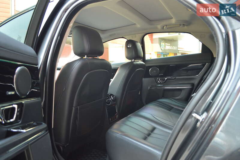Седан Jaguar XJ 2014 в Львове