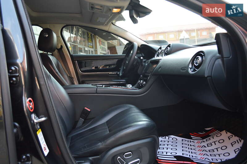 Седан Jaguar XJ 2014 в Львове