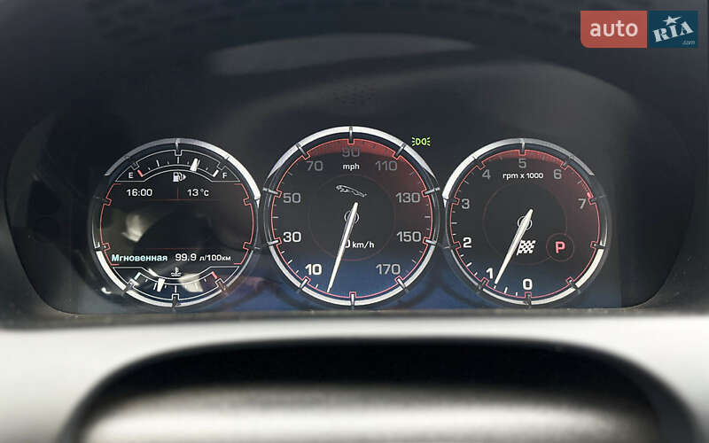 Седан Jaguar XJ 2012 в Мукачево